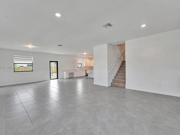 11904 SW 240th St — Photo 2