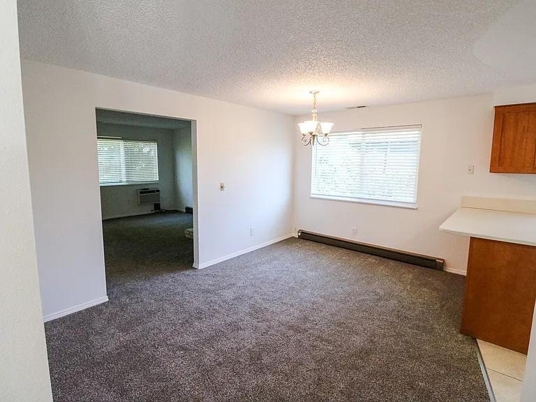 12315-12317 NE Fremont St — Photo 21
