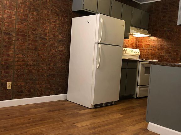 3rd image of 1916 Warren St #1