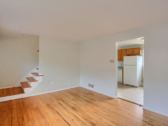 5th image of 442 Brierly Ln #442