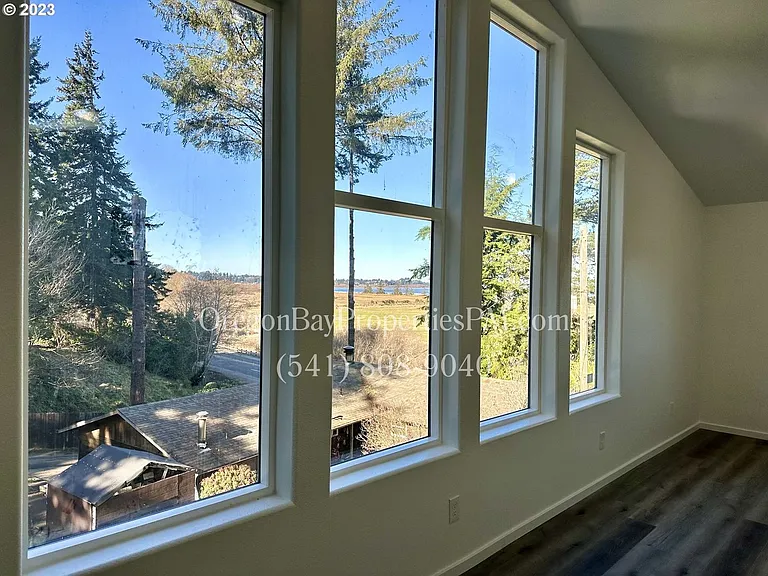 1656 Coos River Hwy — Photo 19