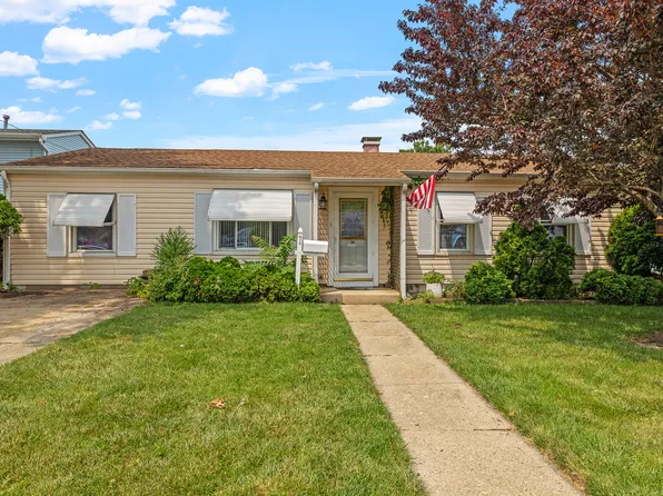 14 Bristol Ave, Romeoville, IL 60446