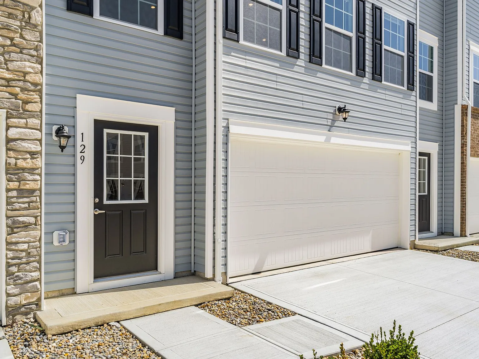 3 bed, 2.5 bath, 1850 sqft, $2,599 — Photo 4