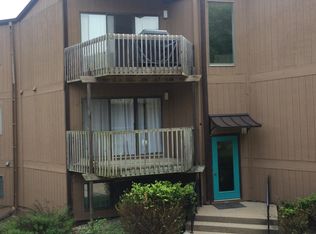 215 Haywood Dr, Iowa City, IA 52245