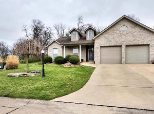 4611 Camellia Pl, Alton, IL 62002