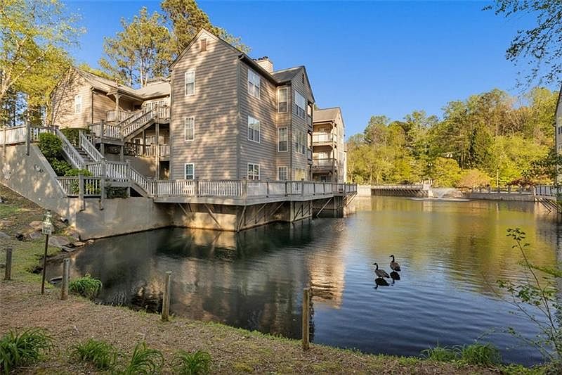 1st image of 710 Mill Pond Dr SE