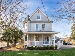 5 Aspen Way, Oakland, NJ 07436