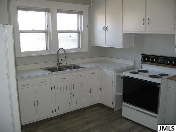 4th image of 1002 Wildwood Ave