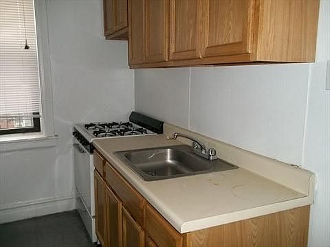 4th image of 3401 Parsons Blvd APT D8
