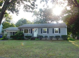 24 Deveau St, Springfield, MA 01151