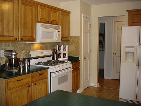 Kitchen left