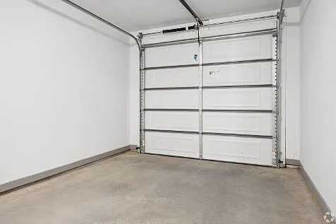 District South — Photo 23