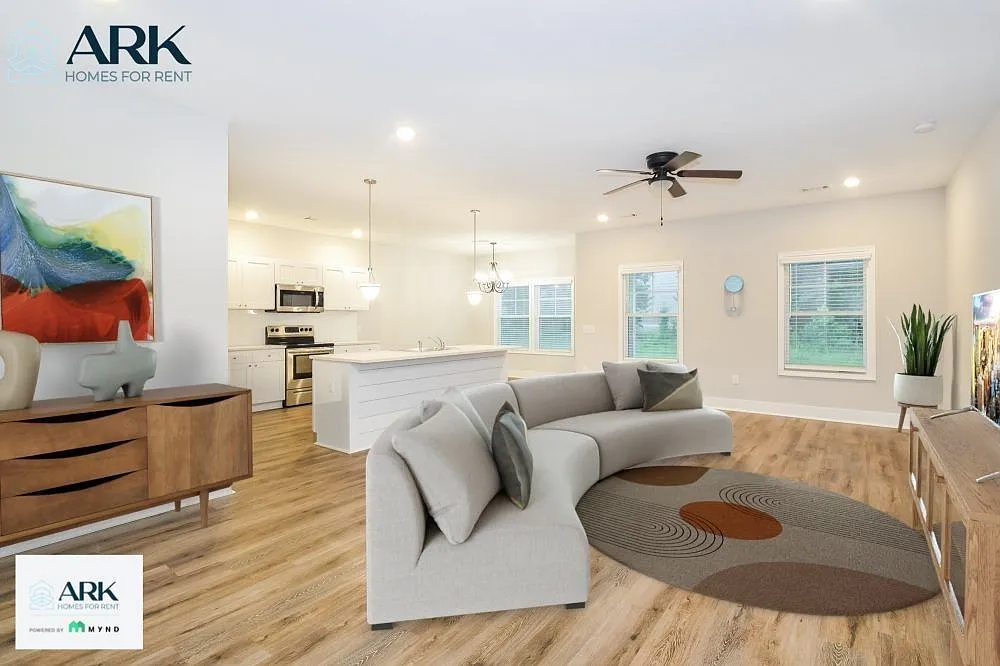 3 bed, 2.0 bath, 1400 sqft, $1,935 — Photo 3