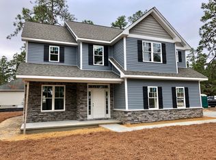 1865 Longleaf Dr E, Pinehurst, NC 28374