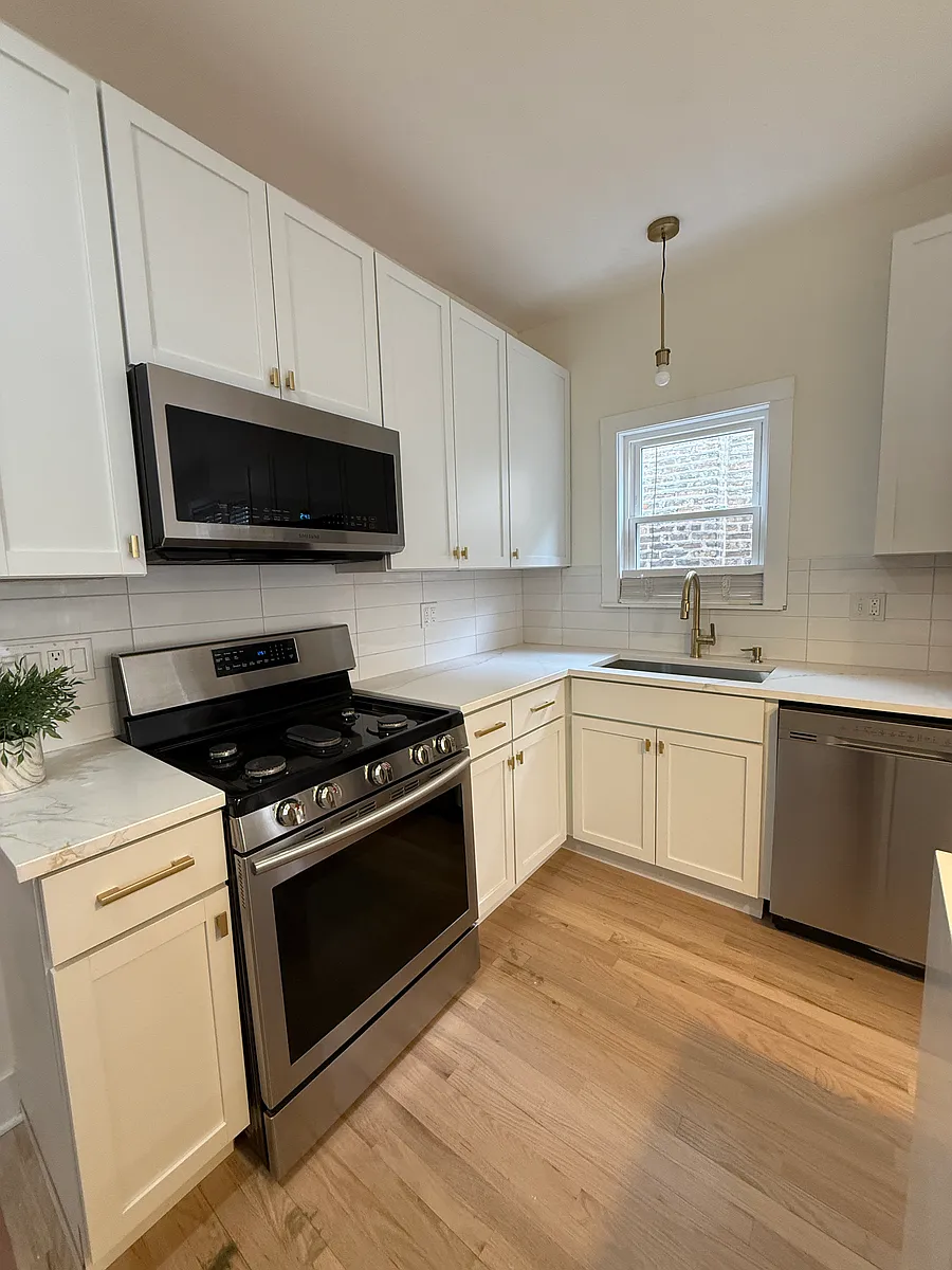 Building Photo - 5232 W Montana St #2