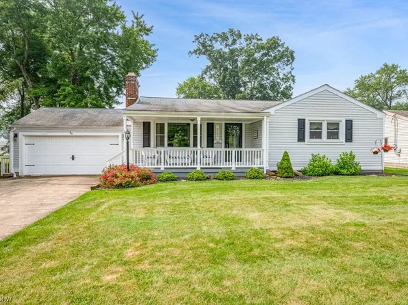 3267 Susan Cir, Youngstown, OH 44511