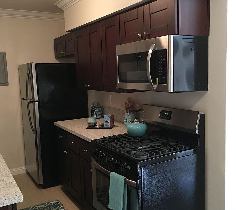 1st image of 296 N Oakland Ave APT 3