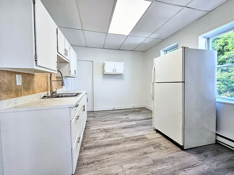 29 Drummond St #2 — Photo 4