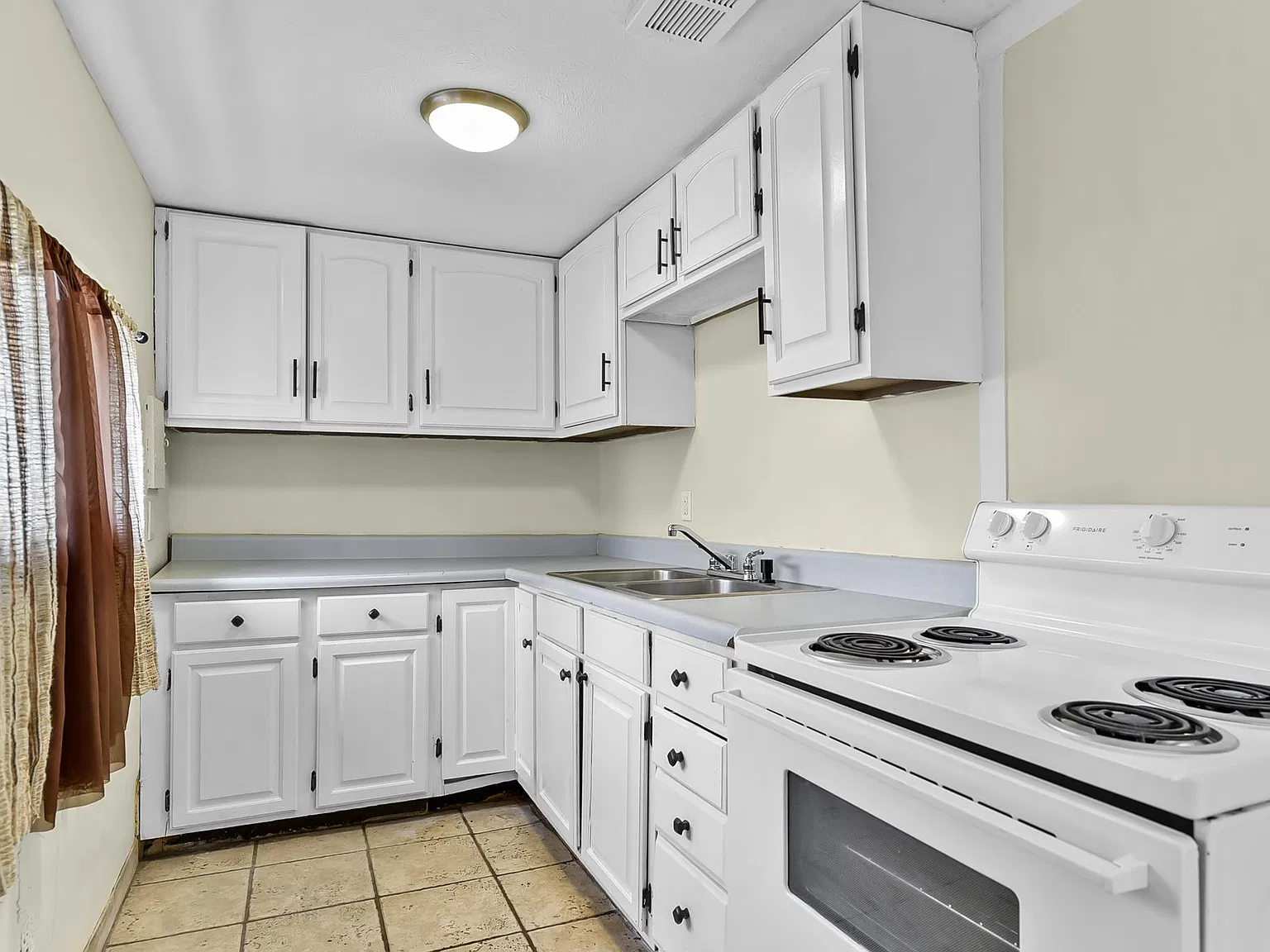 3 bed, 1424 sqft, $1,495 — Photo 3