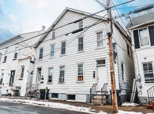 732-734 Monroe St, Stroudsburg, PA 18360