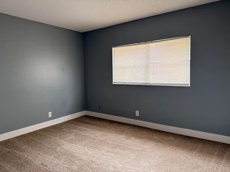 2552 NW 52nd Ave #B19 — Photo 8