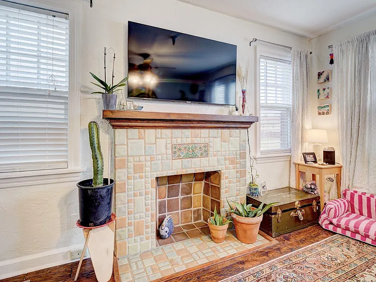 308 NW 24th St #B — Photo 13