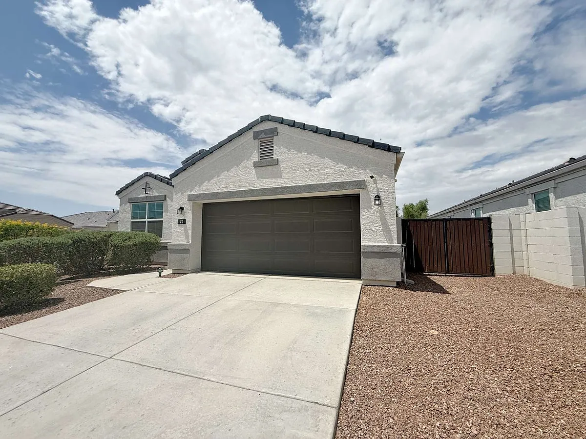 70 S 190th Dr. — Photo 2