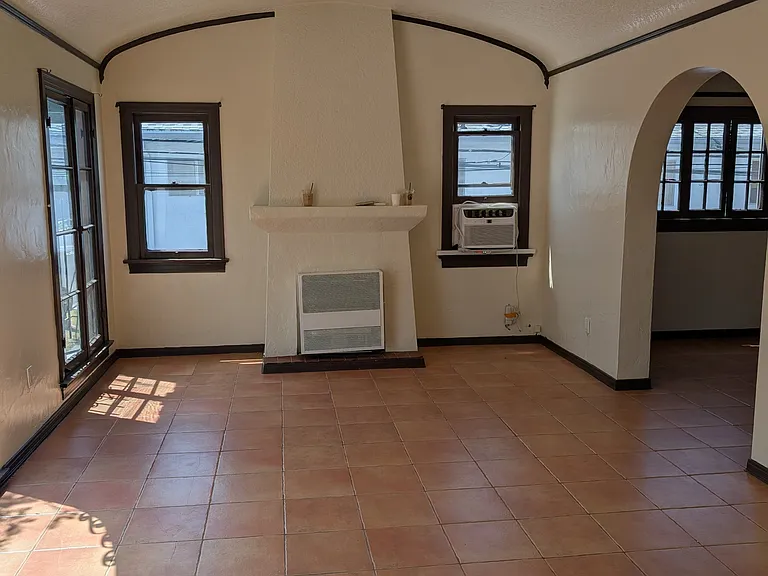 329 Cerritos Ave — Photo 5
