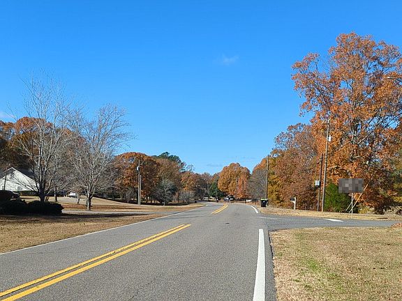 5th image of 575 Forest Hills Dr