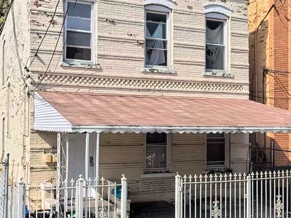 1st image of 179 Armstrong Ave #202