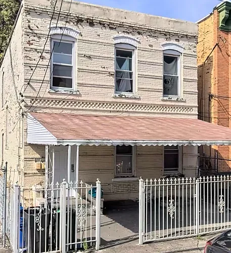 179 Armstrong Ave Photo 1