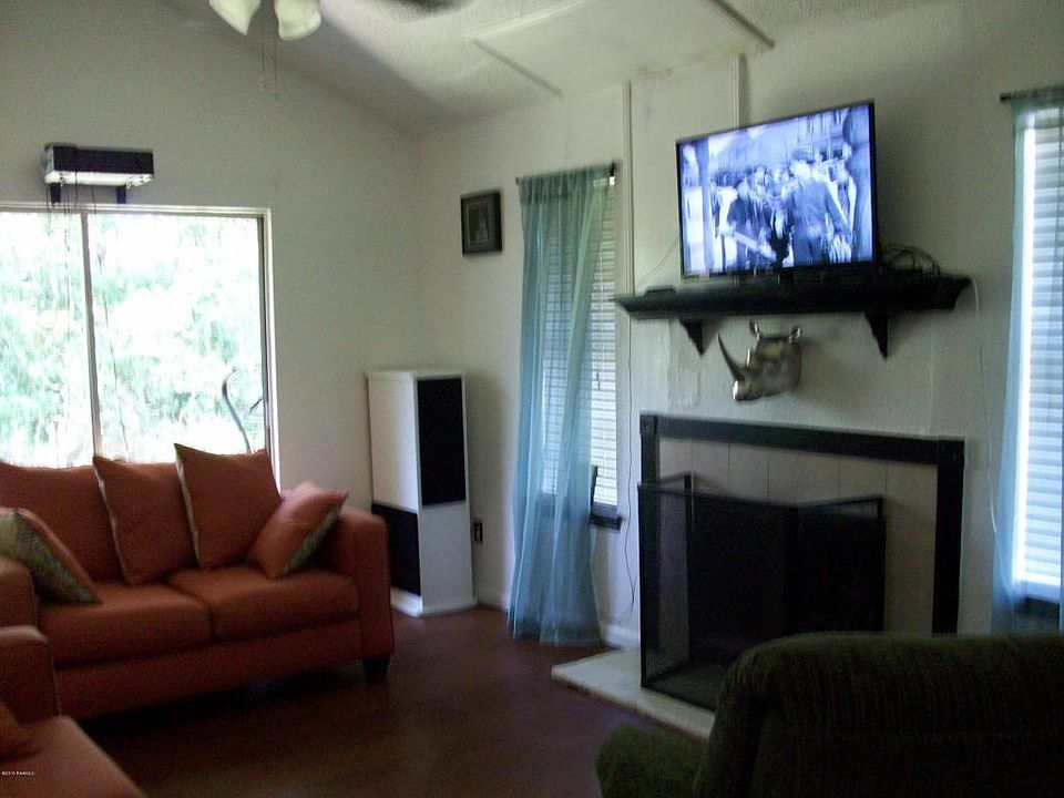 2nd image of 108 N Marigny Cir APT B