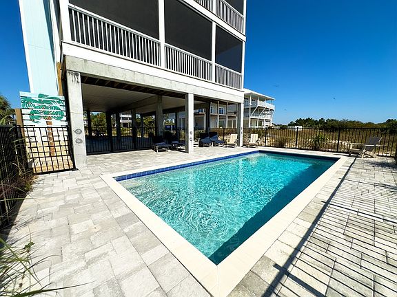 3rd image of 108 W Sand Dollar Way