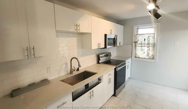2292 Dougall Ave #UPPER — Photo 4