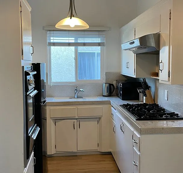 1401 Manhattan Beach Blvd — Photo 1