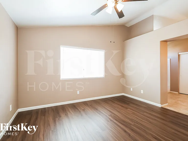 9135 Green Frost Dr — Photo 9