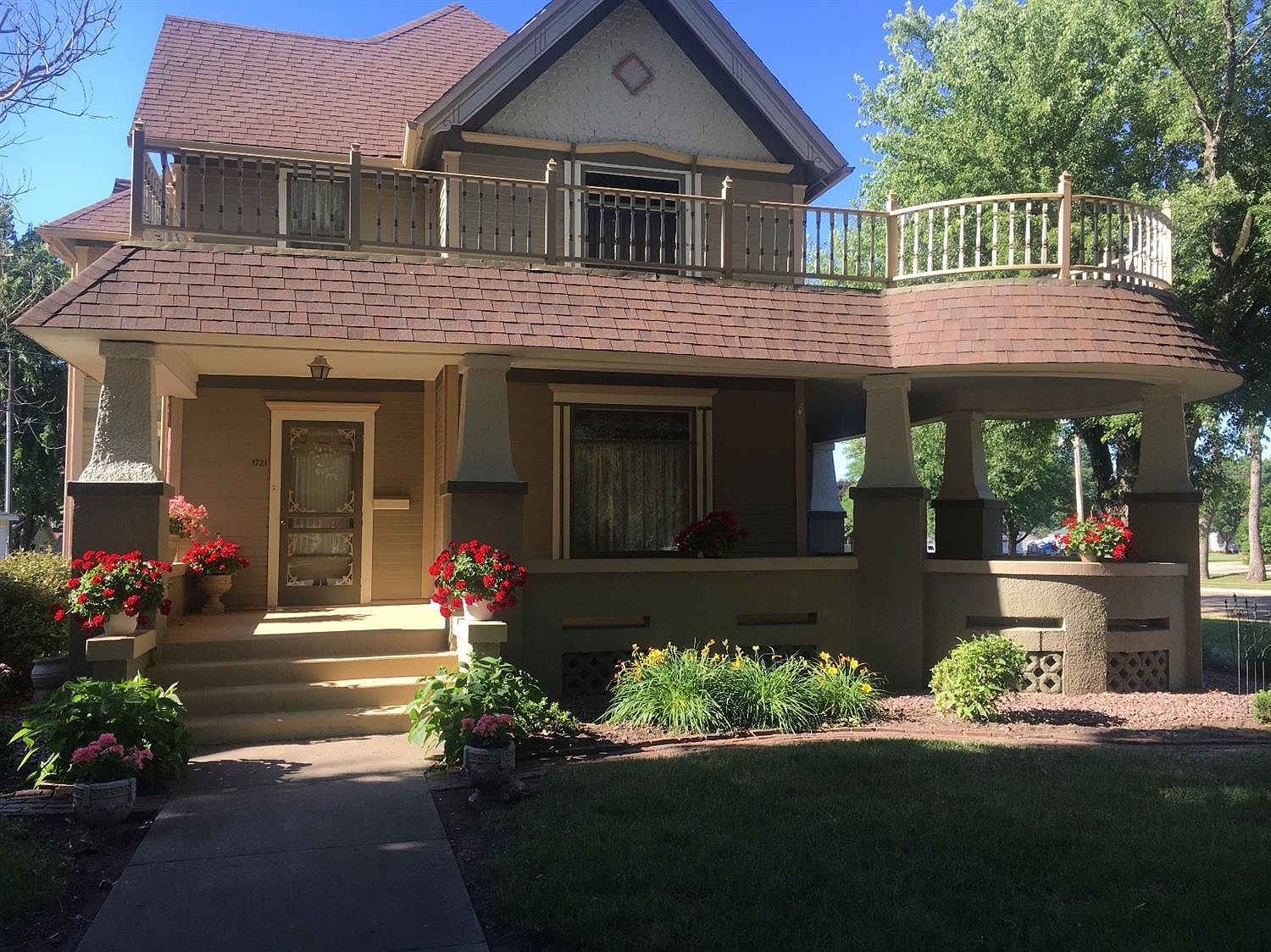 1721 14th St, Rock Valley, IA 51247 Zillow