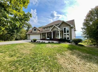 N1093 375th St, Maiden Rock, WI 54750