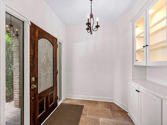5th image of 15742 Walkwood Dr