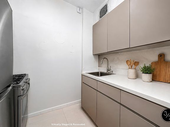 4th image of 240 E 76th St APT 16T