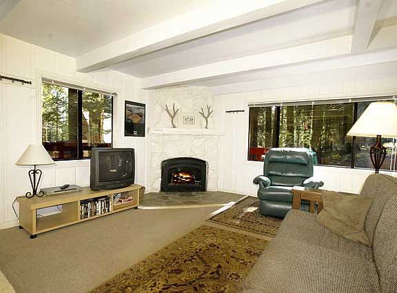 2nd image of 665 Sugar Pine Rd