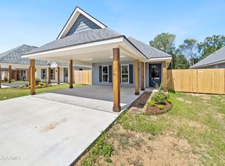 230 Camerons Cove Dr, Carencro, LA 70520