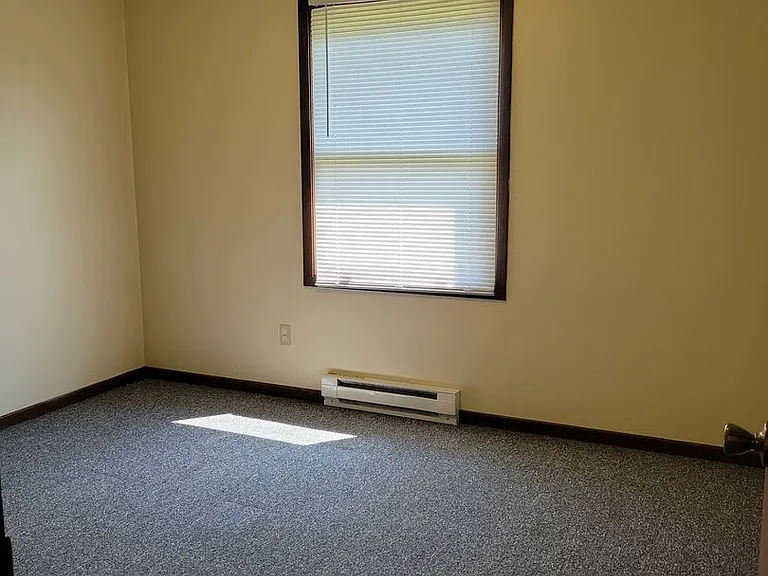 235 W Johnson St — Photo 18