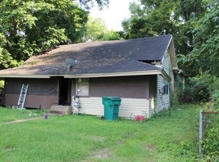 2204 E Pullen St, Pine Bluff, AR 71601