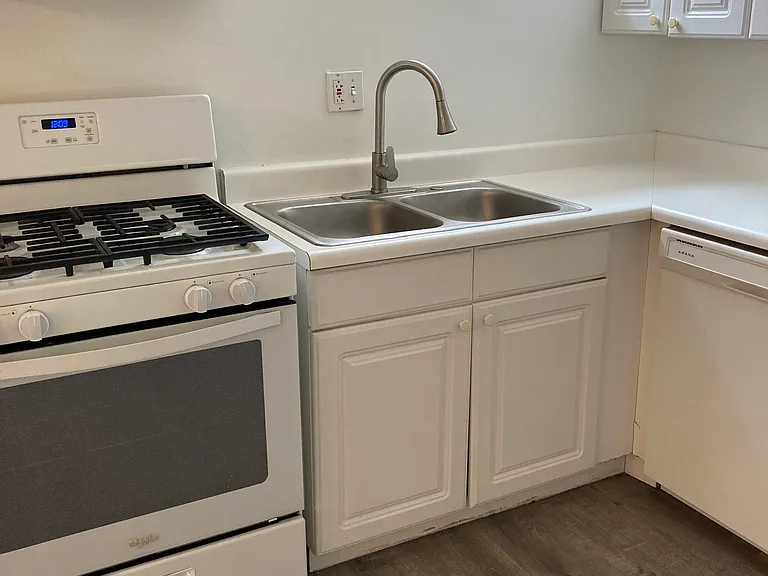 5752 Ellsworth Ave #11-C — Photo 9