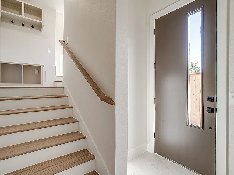 2820 Weisenberger St #102 — Photo 32