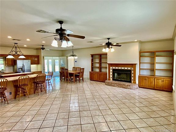 3rd image of 308 N Lake Ct
