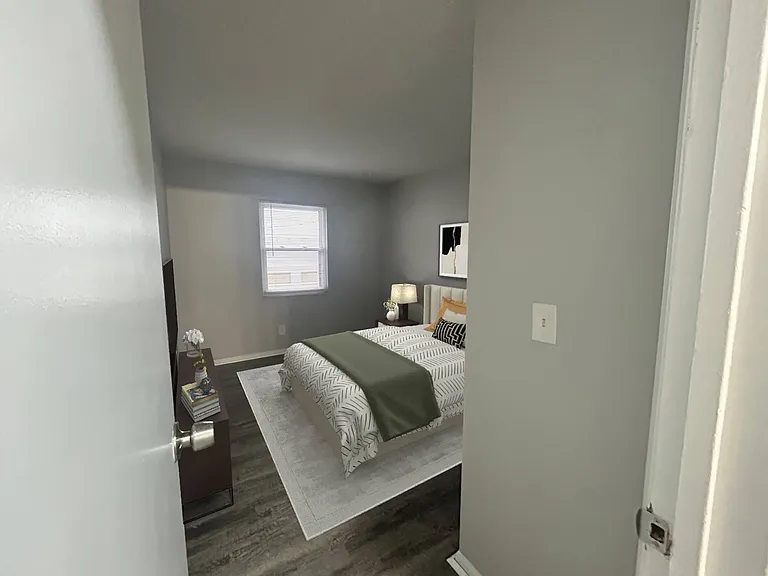 Secor Flats — Photo 67