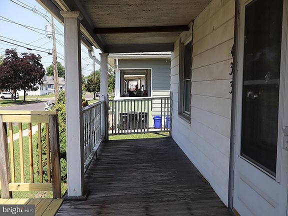 3rd image of 433 Highland Ave