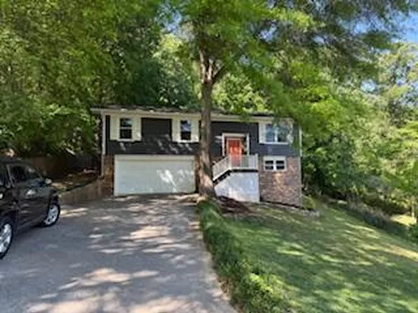 327 Branchwood Cir, Hixson, TN 37343